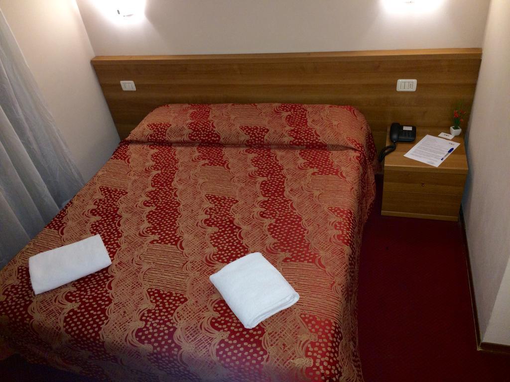 Royal Hotel Milano Cameră foto